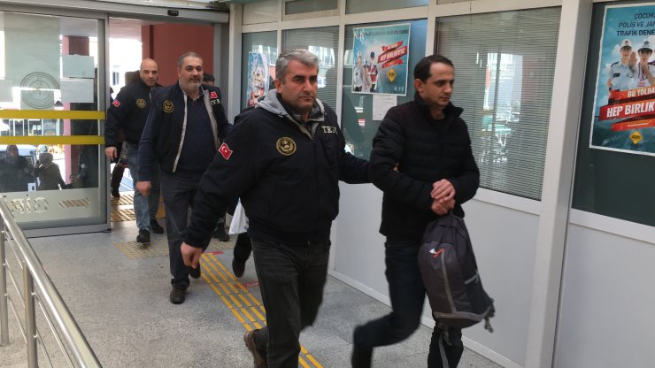 FETÖ şüphelilerini yurt dışına kaçıran şebekeye operasyon "gözaltına alınan 6 kişiden 2'si tutuklandı"