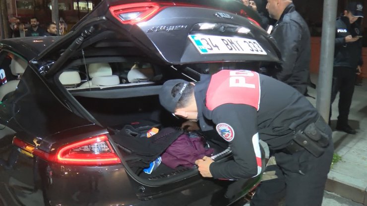 İstanbul'da 'Yeditepe Huzur' denetimi "Şüpheli kişiler ve araçlar arandı."