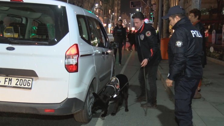 İstanbul'da 'Yeditepe Huzur' denetimi "Şüpheli kişiler ve araçlar arandı."