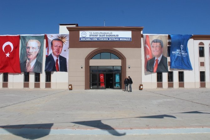 Prof. Dr. Ali Erbaş, "En çok istismar edilen unsurlardan birisi dindir"