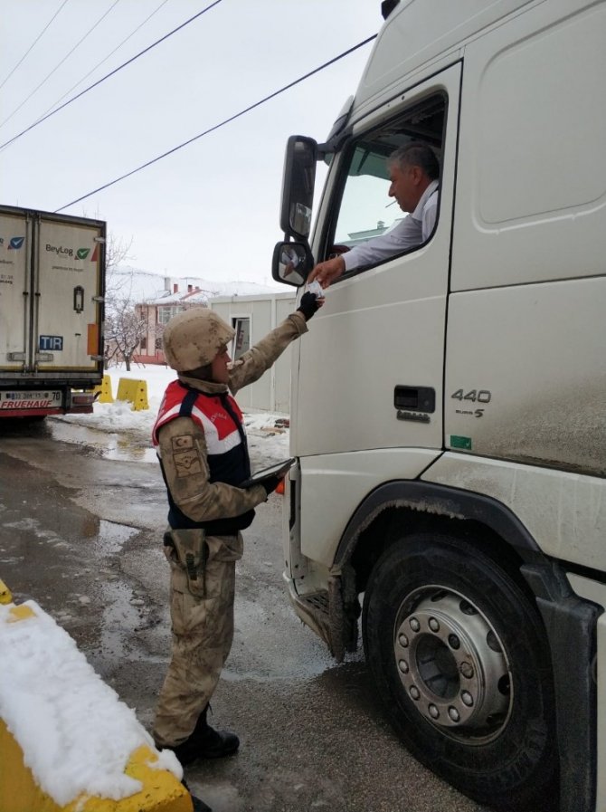 Van İl Jandarma Komutanlığı ekiplerinden şafak operasyonu