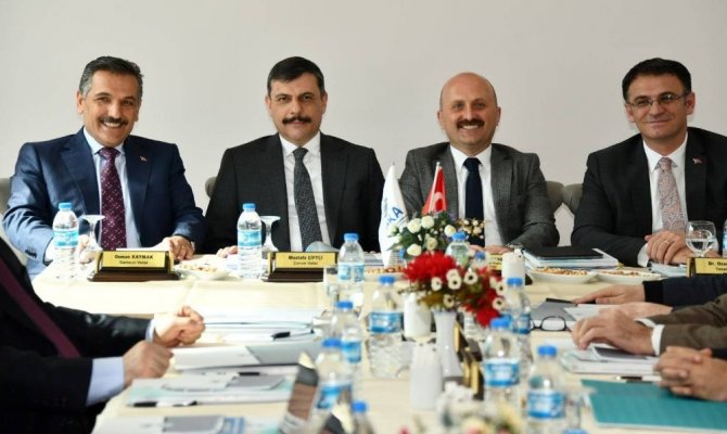 Varol: "Buzağı Can Sütü Güdümlü Projesi ile milli ekonomiye büyük bir katkı sağlanacak"