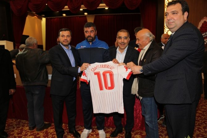 Yüreğir Belediyesinden Amatör spor kulüplerine malzeme yardımı