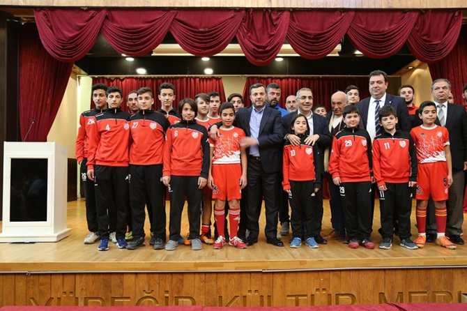 Yüreğir Belediyesinden Amatör spor kulüplerine malzeme yardımı