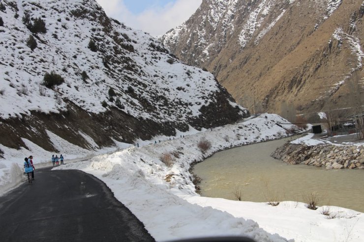 Zap Vadisi'nde İl Birinciliği Kros Yarışması düzenlendi.