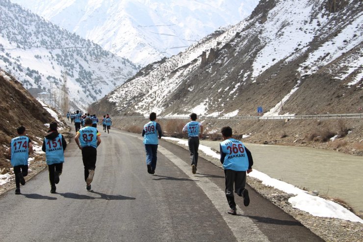Zap Vadisi'nde İl Birinciliği Kros Yarışması düzenlendi.