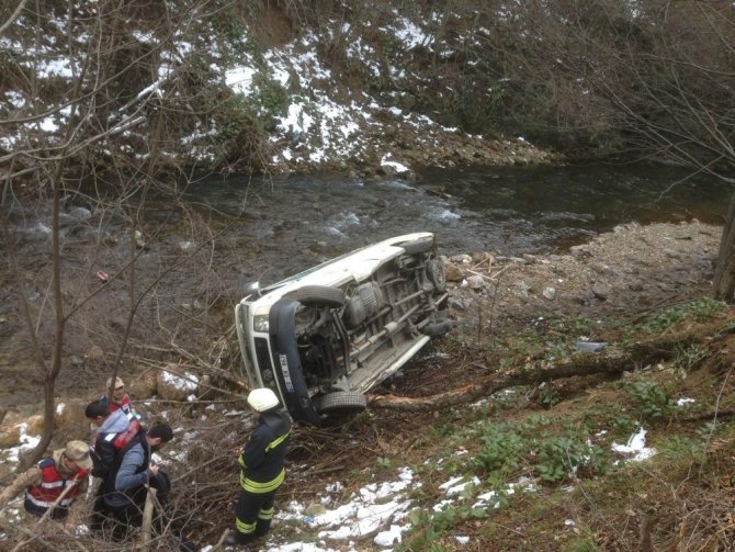 Giresun’da öğrencileri taşıyan araç kaza yaptı: 12 kişi yaralandı