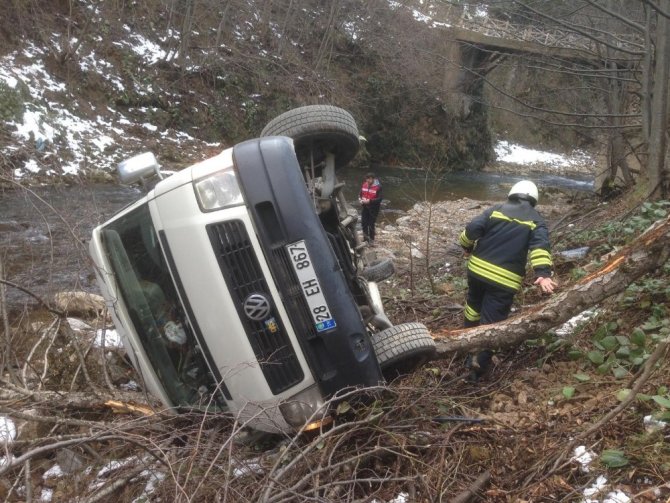 Giresun’da öğrencileri taşıyan araç kaza yaptı: 12 kişi yaralandı