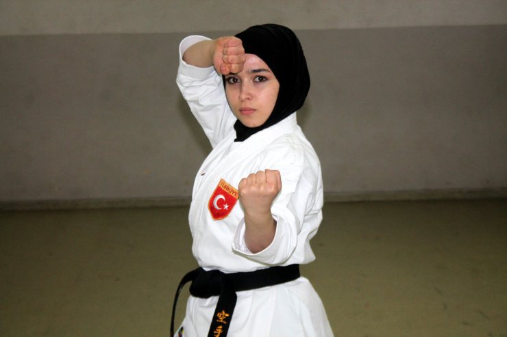Kendini korumak için karateye başladı, sonrasında Avrupa şampiyonu oldu