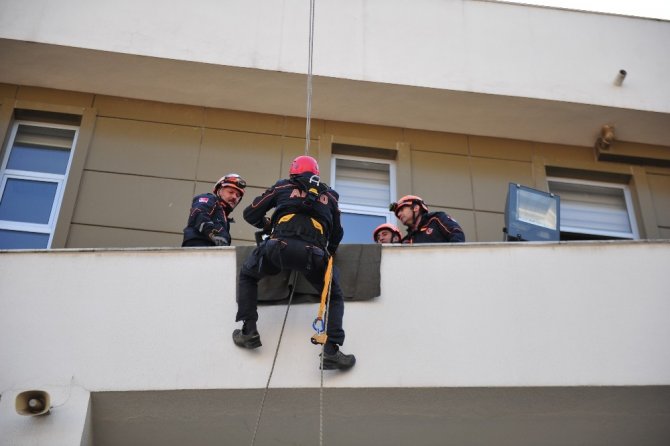 Ankara Afet ve Acil Durum (AFAD) Müdürlüğünce deprem tatbikatı