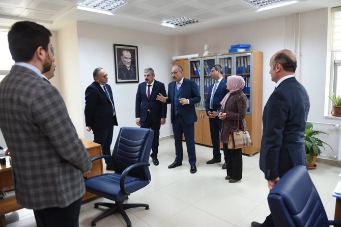 Babaş, Kasaplar Hali ve Aşirefendi Hanı cephe iyileştirme projelerini anlattı