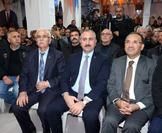 Bakan Gül: “FETÖ’nün şişirdiği, ipini Kandil’e verdiği bu balonu 31 Mart’ta Sarıkaya patlatacak”