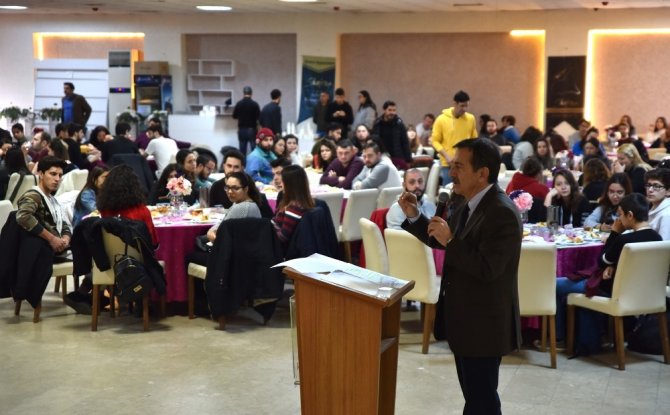 Başkan Ataç, "Sizlerin kendinizi geliştirmeniz, geleceğimiz için son derece önemli