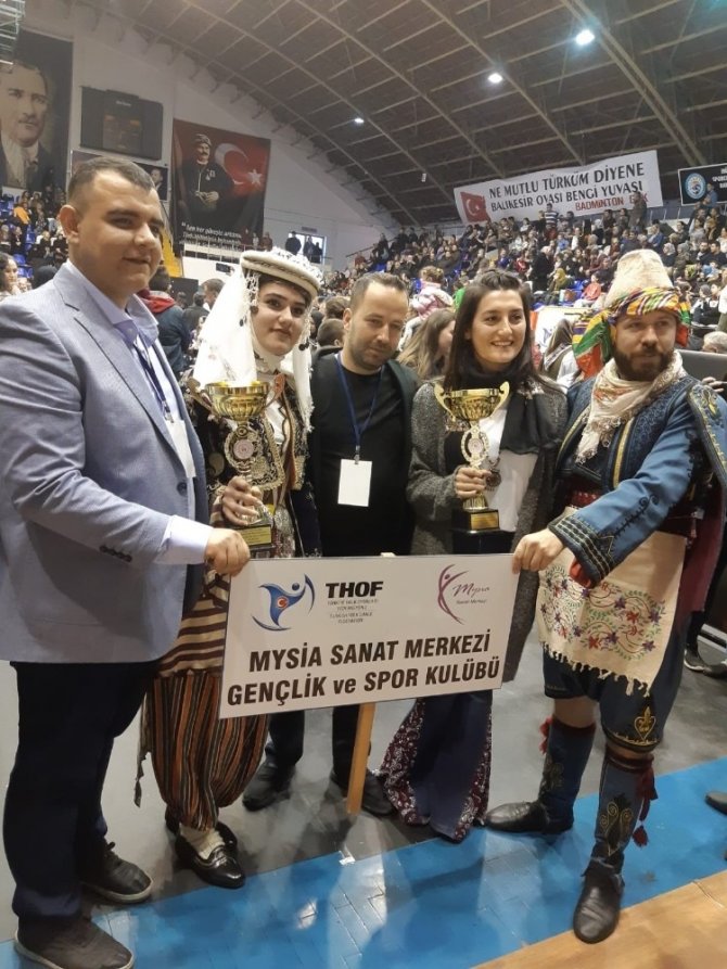 Burhaniye ilçesinde gençler Balıkesir birincisi oldu