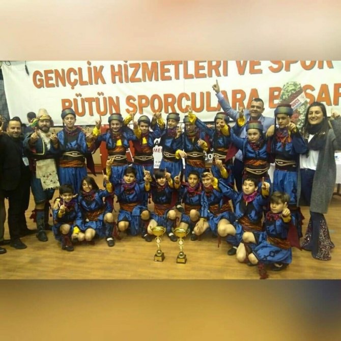 Burhaniye ilçesinde gençler Balıkesir birincisi oldu