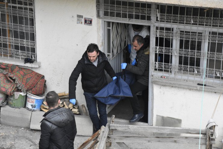 GÜMÜŞHANE'de Yalnız yaşadığı evinde ölü bulundu