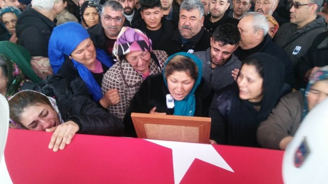 Trafik kazasında hayatını kaybeden uzman çavuş memleketi Gaziantep'te defnedildi