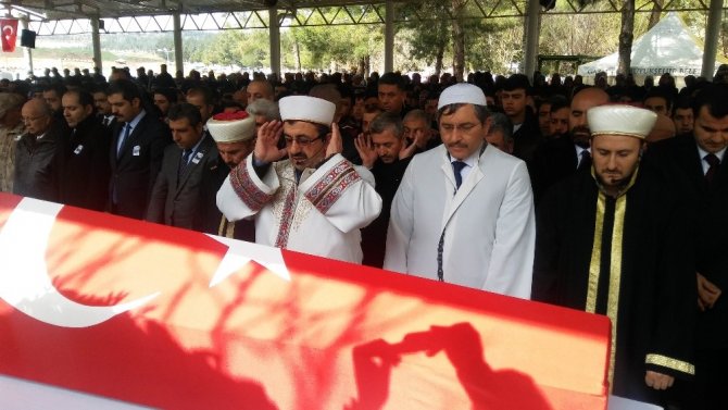 Trafik kazasında hayatını kaybeden uzman çavuş memleketi Gaziantep'te defnedildi