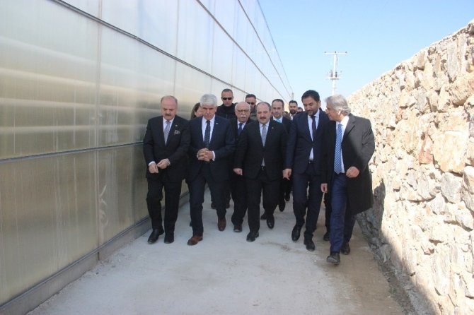 Varank: “Akıllı dijital teknolojileri geliştiren KOBİ‘lere, uygulama ve ticarileşme desteği vereceğiz“