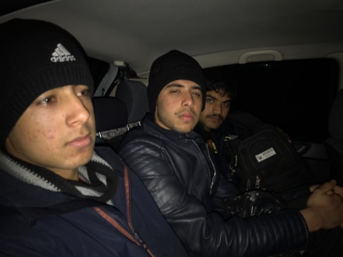 Uygulama noktasında 8 kaçak göçmen yakalandı