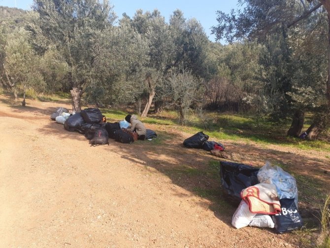 Çanakkale’de Midilli adasına kaçmak isteyen 62 mülteci yakalandı.