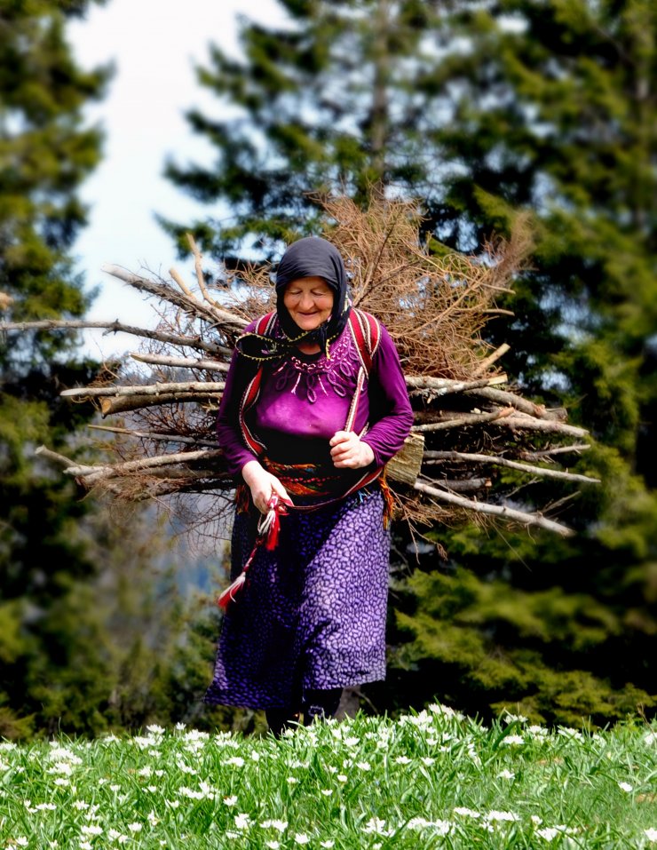 Karadenizli kadınlar, her mevsim çalışkan ve güçlü