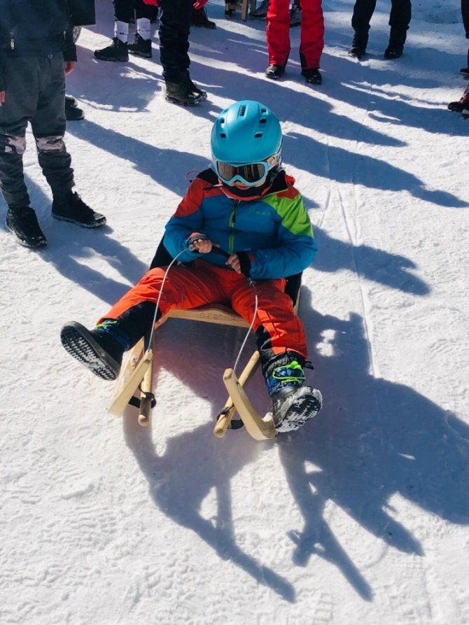 Kulüpler Arası Natürel Kızak Türkiye Şampiyonasında dereceye giren sporcuların madalyaları verildi