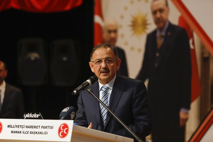 Mehmet Özhaseki: Bizim gibi kitapçık bastırıp, altına imza atan görmedim