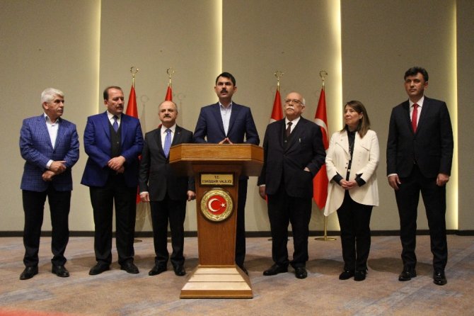 Bakan Kurum: “Tüm Türkiye çapında TOKİ sosyal konutlarına 400-500 bin kişilik talep bekliyorum”