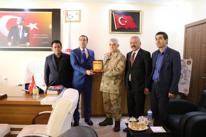 Orgeneral Çetin’den Güvenlik Korucuları Şehit ve Gazi Aileleri Federasyon’na ziyaret