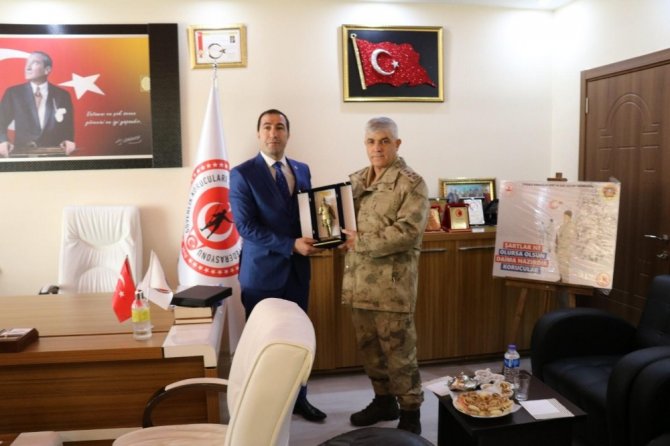 Orgeneral Çetin’den Güvenlik Korucuları Şehit ve Gazi Aileleri Federasyon’na ziyaret