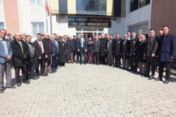 Muş'un Malazgirt ilçesinde şehit aileleri ve gaziler onuruna yemek