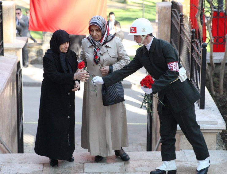Bursa, Eskişehir, Balıkesir, Kütahya, Bilecik ve Yalova'da şehitliklerde törenler yapıldı