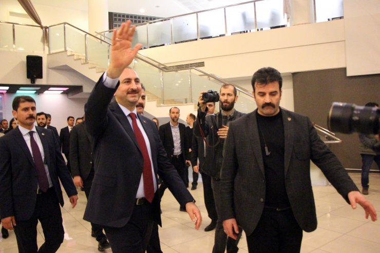 Adalet Bakanı Abdülhamit Gül, AK Parti Bolu İl Başkanlığı'nı ziyaret etti