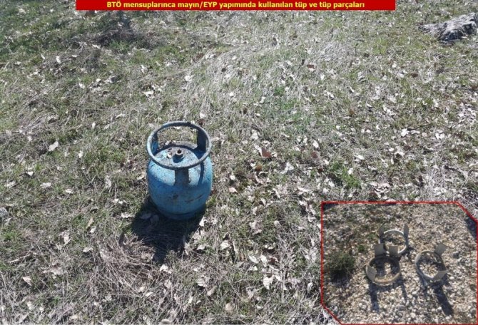 Diyarbakır’da PKK'ya ait 2 sığınak ve mühimmat ele geçirildi.