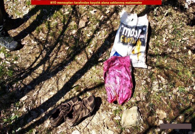 Diyarbakır’da PKK'ya ait 2 sığınak ve mühimmat ele geçirildi.