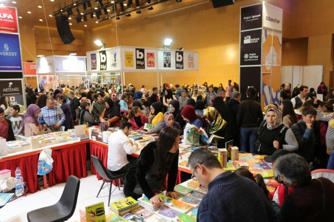 Kepez Kitap Fuarı’na rekor ziyaretçi "10 günde 400 bin kitapsever"