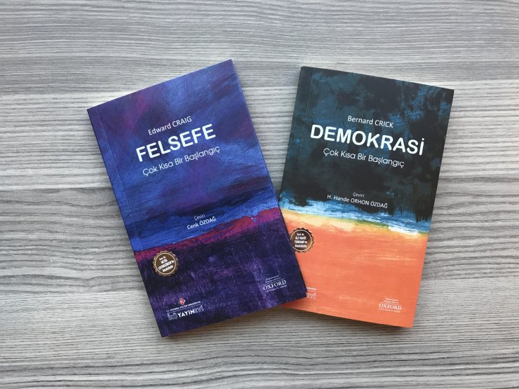 "Very Short Introductions" dizisinden seçilen 27 kitaplık seçki, Türkçe olarak yayımlanmaya başladı