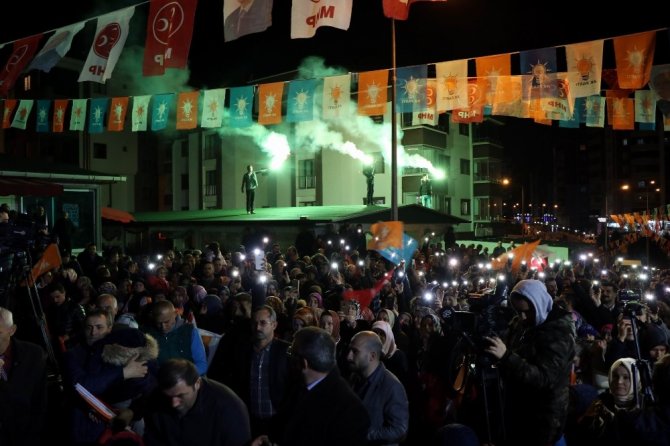 Erdoğan Tok: “Karadeniz’e silahla giremeyen PKK, belediyelere kravatlı girmenin hesaplarını yapıyor”