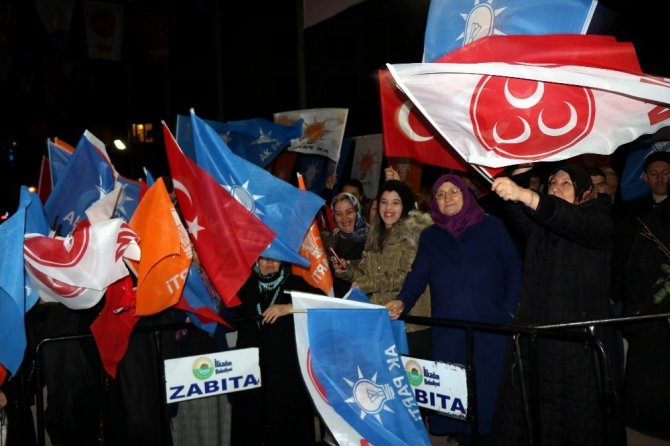 Erdoğan Tok: “Karadeniz’e silahla giremeyen PKK, belediyelere kravatlı girmenin hesaplarını yapıyor”
