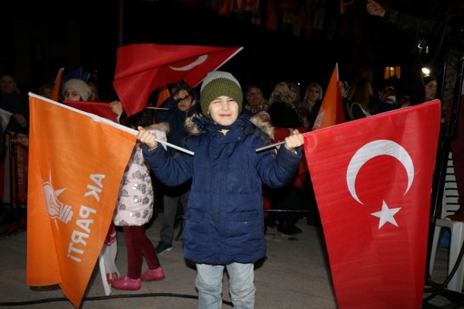 Erdoğan Tok: “Karadeniz’e silahla giremeyen PKK, belediyelere kravatlı girmenin hesaplarını yapıyor”