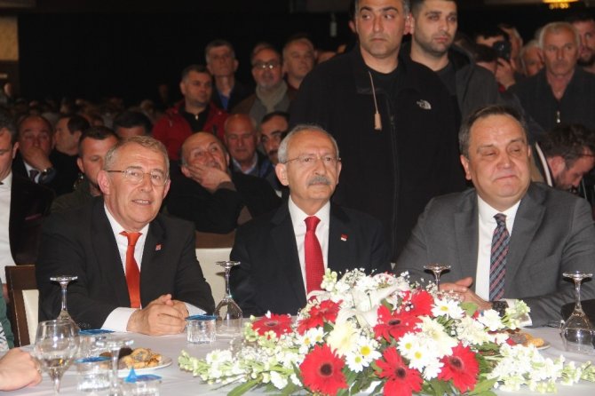 Kılıçdaroğlu, Giresun’da STK temsilcileri, muhtarlar ve partililer ile bir araya geldi