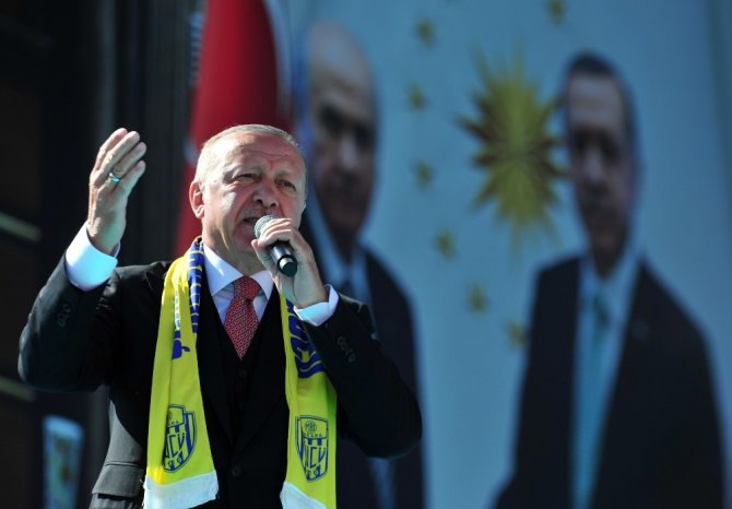 Erdoğan: "Ankara’yı yeniden eski karanlık günlerine döndürmenin hesabını yapanlar var"