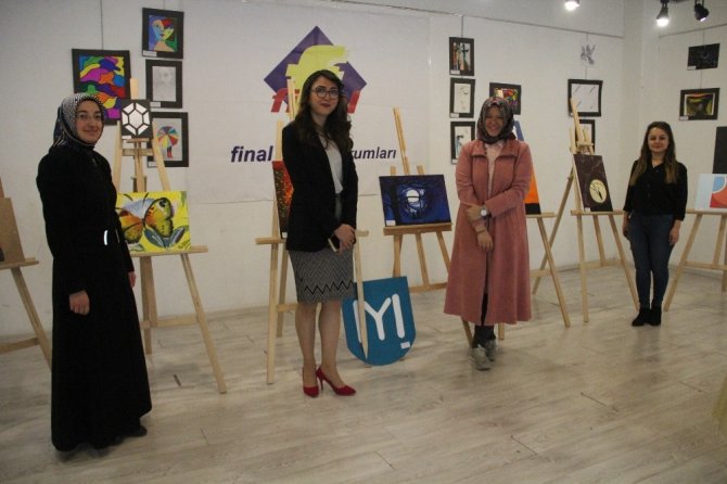 Kütahya Final Akademi Ortaokul ve Anadolu Lisesi Öğrencilerden resim sergisi