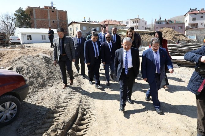 Memduh Büyükkılıç:"Yahyalı Devlet Hastanesi'nin en kısa sürede tamamlanarak hizmete açılacak"