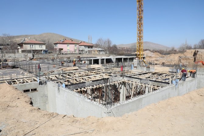 Memduh Büyükkılıç:"Yahyalı Devlet Hastanesi'nin en kısa sürede tamamlanarak hizmete açılacak"