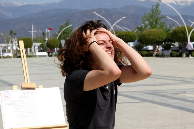 Muğlalı gençler Beşkaza Meydanı'ndan Madde bağımlılığını dikkat çektiler