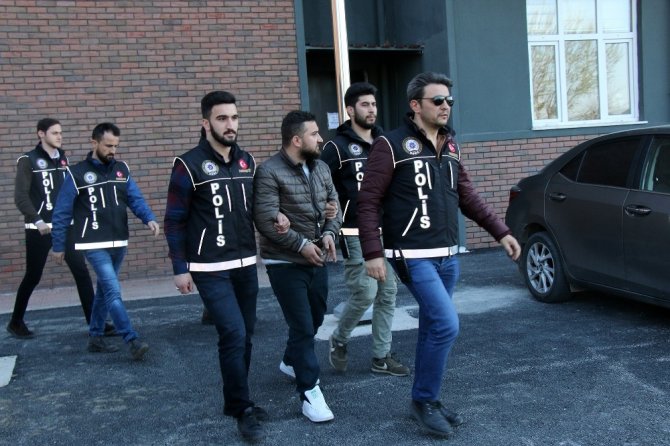 Yalova’da uyuşturucu operasyonu "156 adet ecstasy hap ele geçirdi."