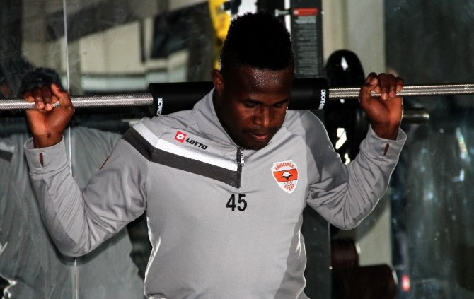 Adanaspor, Kardemir Karabükspor maçı hazırlıklarını günde çift antrenman yaparak sürdürüyor