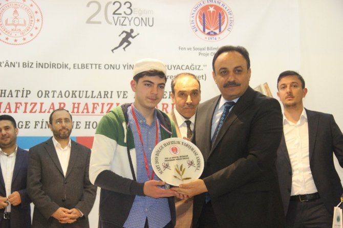 İmam Hatipliler yarıştı "Genç Muhafızlar Hafızlık" yarışması düzenlendi.